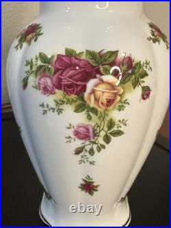 English Porcelain Floral Vase Old Country Roses Vase 1962 Royal Albert