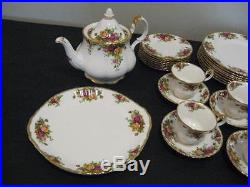Excellent 44 Pc Set Of Royal Albert Old Country Roses For 8 & More