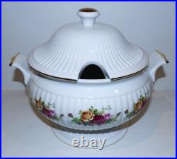 Gorgeous Royal Albert Fine China Old Country Roses Soup Tureenno Ladle