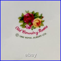 Gorgeous! Royal Albert OLD COUNTRY ROSES Vase 9.5 22K Gold Hand Painted Trim