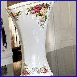 Gorgeous! Royal Albert OLD COUNTRY ROSES Vase 9.5 22K Gold Hand Painted Trim