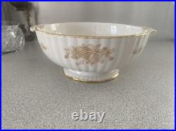HTF 2007 Royal Albert Old Country Roses Gold 9 Round Serving Bowl withHandles