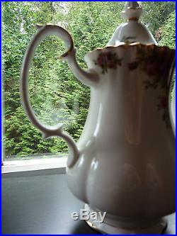 HTF Royal Albert Old Country Roses FIRST ISSUE ORIGINAL BACKSTAMP Coffee Pot