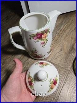 Large Old Country Roses Teapot or Coffee Pot Rare Green Trim Casual Collection Large Old Country Roses Teapot or Coffee Pot Rare Green Trim Casual Collection