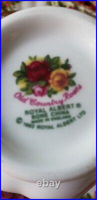 Large Set of Beautiful Royal Albert Old Country Rose, Dinnerware for 12 settings