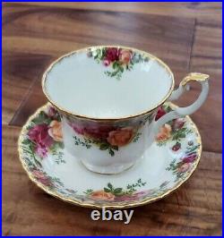 Lot 11 ROYAL ALBERT Old Country Roses TEA CUPS & SAUCERS Sets ENGLAND 1962 EXC
