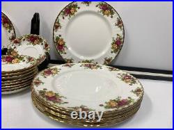 Lot of 32 Pieces Royal Albert Old Country Roses 1962 Bone China Lovely