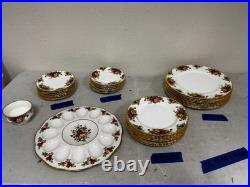 Lot of 32 Royal Albert Old Country Roses Bone China Plates & Egg Tray England