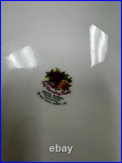 Lot of 32 Royal Albert Old Country Roses Bone China Plates & Egg Tray England