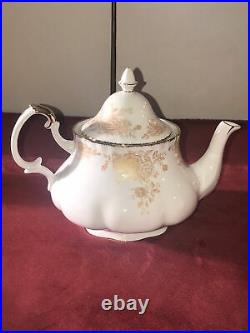 Lovely Vintage Royal Albert Old Country Roses Gold Teapot RARE