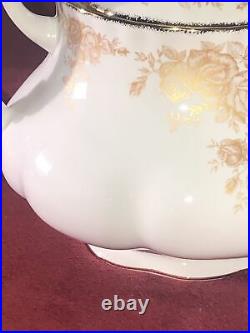 Lovely Vintage Royal Albert Old Country Roses Gold Teapot RARE