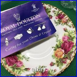 NEW IN BOX Royal Albert Old Country Roses 32 Pieces Set Complete Place Settings