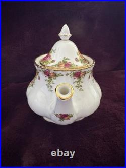 NEW Royal Albert Old Country Roses 3 Piece Tea Set & Salt And Pepper Shakers