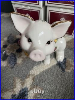 NIB Royal Albert Bone China England Old Country Roses Adorable Piggy Coin Bank