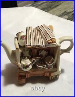NWT ROYAL ALBERT Old Country Roses Collection. Decoration TEA POT Height 3 3/4
