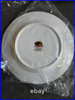 New 8 Royal Albert Old Country Roses 6 1/4 Bread Plates with Gold Trim England New 8 Royal Albert Old Country Roses 6 1/4 Bread Plates with Gold Trim England