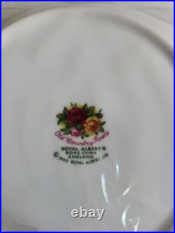 New 8 Royal Albert Old Country Roses 6 1/4 Bread Plates with Gold Trim England New 8 Royal Albert Old Country Roses 6 1/4 Bread Plates with Gold Trim England