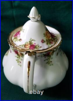 New Royal Albert Old Country Roses Tea Pot Creamer Sugar Bowl 4 Cups & Saucers New Royal Albert Old Country Roses Tea Pot Creamer Sugar Bowl 4 Cups & Saucers