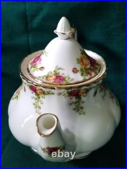 New Royal Albert Old Country Roses Tea Pot Creamer Sugar Bowl 4 Cups & Saucers New Royal Albert Old Country Roses Tea Pot Creamer Sugar Bowl 4 Cups & Saucers