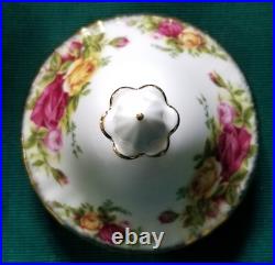 New Royal Albert Old Country Roses Tea Pot Creamer Sugar Bowl 4 Cups & Saucers New Royal Albert Old Country Roses Tea Pot Creamer Sugar Bowl 4 Cups & Saucers