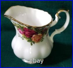 New Royal Albert Old Country Roses Tea Pot Creamer Sugar Bowl 4 Cups & Saucers New Royal Albert Old Country Roses Tea Pot Creamer Sugar Bowl 4 Cups & Saucers