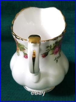 New Royal Albert Old Country Roses Tea Pot Creamer Sugar Bowl 4 Cups & Saucers New Royal Albert Old Country Roses Tea Pot Creamer Sugar Bowl 4 Cups & Saucers