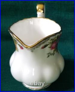 New Royal Albert Old Country Roses Tea Pot Creamer Sugar Bowl 4 Cups & Saucers New Royal Albert Old Country Roses Tea Pot Creamer Sugar Bowl 4 Cups & Saucers