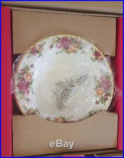 New in Box Royal Albert Old Country Roses 20 Piece China Dinnerware Set for 4