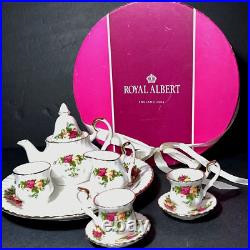 New open box Royal Albert Old Country Roses Le Petite Mini Tea Set 9 pcs 2002 New open box Royal Albert Old Country Roses Le Petite Mini Tea Set 9 pcs 2002