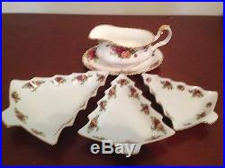 OLD COUNTRY ROSES 121 PIECE ROYAL ALBERT England 1962 Mixed set Excellent China