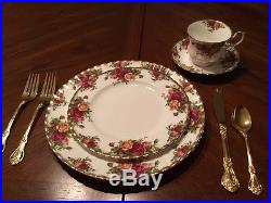 OLD COUNTRY ROSES 20 PIECES 5 PLACE SETTING ROYAL ALBERT 1962 heirloom