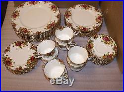 OLD COUNTRY ROSES 40 PIECE 8 PLACE SETTING ROYAL ALBERT 1962 England