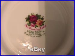 OLD COUNTRY ROSES 67 PIECES, 12 PLACE SETTING+SERVING PIECES, Royal Albert, Eng