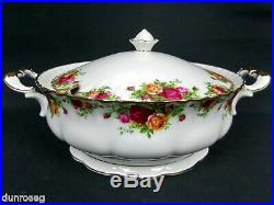 OLD COUNTRY ROSES LARGE SOUP TUREEN, 3L 100 fl oz, 1973-93, ENGLAND ROYAL ALBERT