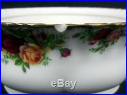 OLD COUNTRY ROSES LARGE SOUP TUREEN, 3L 100 fl oz, 1973-93, ENGLAND ROYAL ALBERT