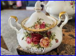 OLD COUNTRY ROSES TEAPOT SET WithSUGAR AND CREAMER PERFECT CONDITION
