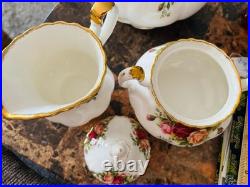 OLD COUNTRY ROSES TEAPOT SET WithSUGAR AND CREAMER PERFECT CONDITION