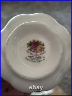 OLD COUNTRY ROSES TEAPOT SET WithSUGAR AND CREAMER PERFECT CONDITION