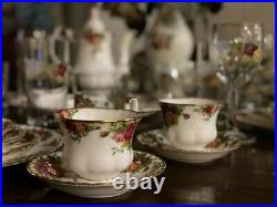 Old Country Rose 40+Piece Place Setting Royal Albert Bone China England