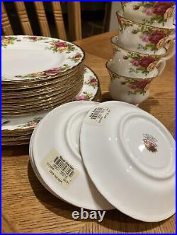 Old Country Roses China 4 Piece Setting & 4 Salad Plates 20 PCs In Total