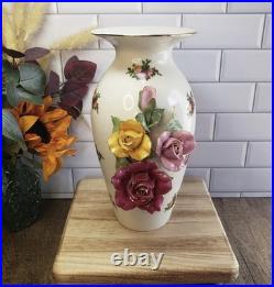 Old Country Roses Royal Albert 1962 Vase Sculpted flowers