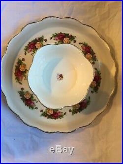 Old Country Roses Royal Albert 2 in 1 Footed Cake Stand and Chip and Dip Tray