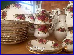 Old Country Roses Royal Albert 51-Piece Set