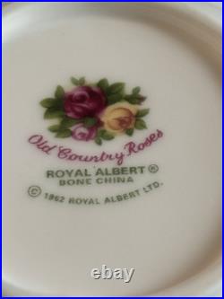 Old Country Roses, Royal Albert Bathroom Vanity Set 2 pcs