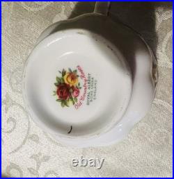 Old Country Roses Royal Albert Bone China 8 Place Settings Complete