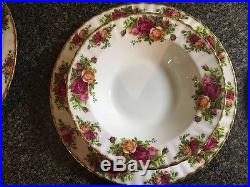 Old Country Roses Royal Albert, England 1962, Bone China Dinnerware 54 piece set