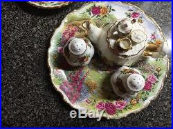 Old Country Roses Royal Albert, England 1962, Bone China Dinnerware 54 piece set