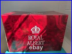 Old Country Roses Royal Albert Lamp NEW