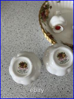 Old Country Roses Royal Albert Oval Serving Bowls Bud Vases And Salt And Pepper