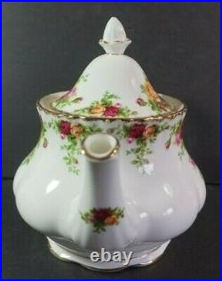 Old Country Roses Royal Albert Teapot Fluted Montrose Shape Mint Condition